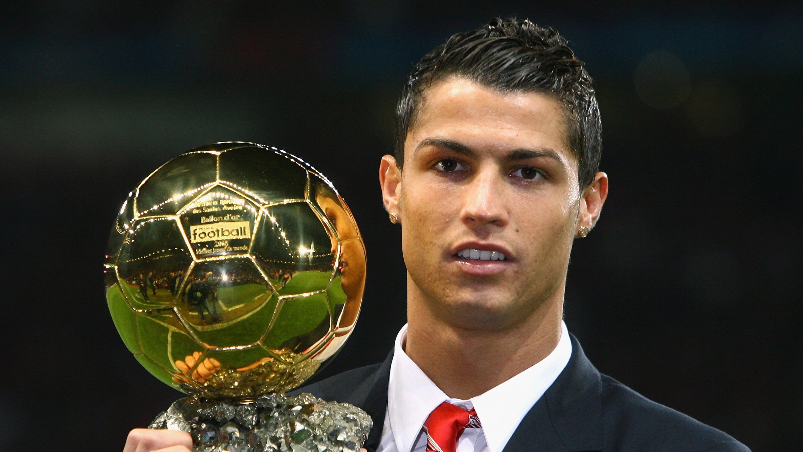 当蓝黑军团碾过红狼，内马尔的幽灵在梅阿查游荡