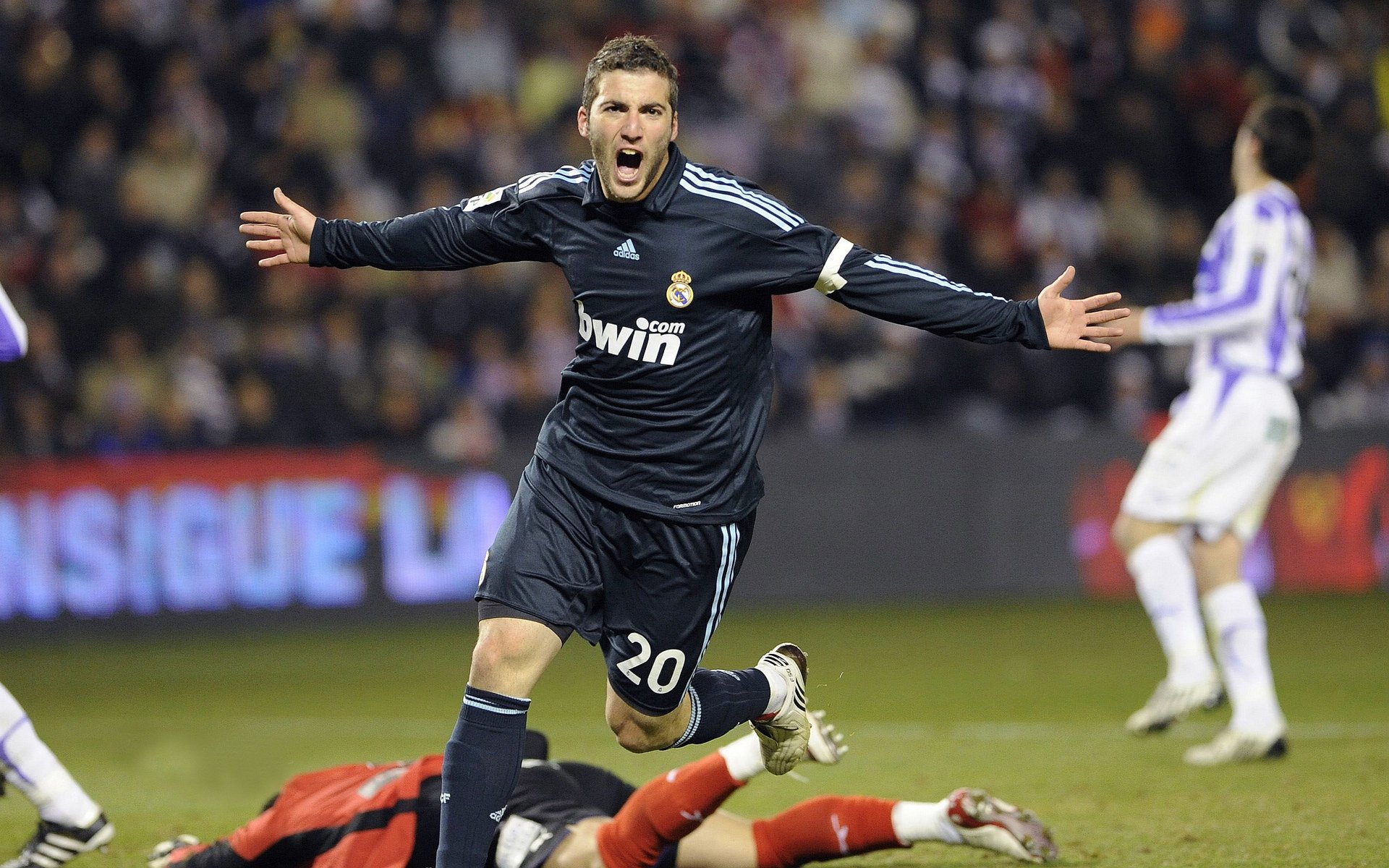 波兰横扫拜仁，奥运周期关键战的战略启示录